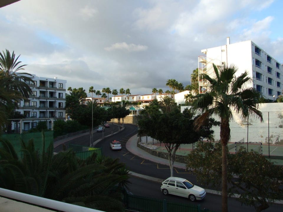 Widok od ulicy od zaplecza hotelu 3 pietro Hotel LIVVO Anamar Suites