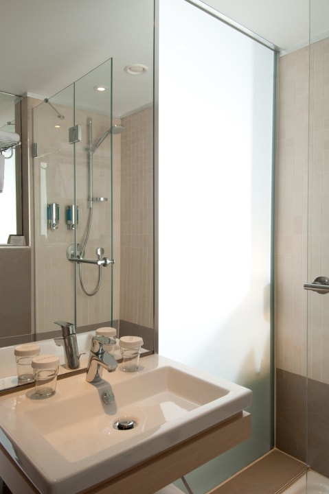 Bathroom TITANIC Comfort Berlin Mitte