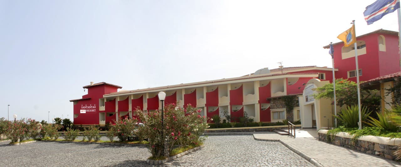 Eingang Hotel Santantao Art Resort