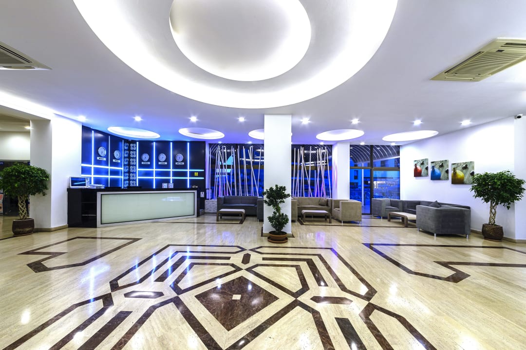 Lobby Kayamaris Hotel