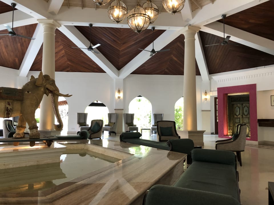 Lobby Tangerine Beach Hotel