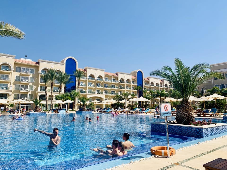 Pool Premier Le Reve Hotel & Spa