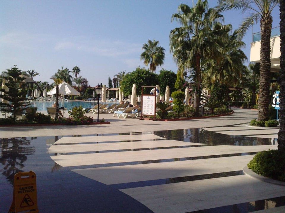 Hinterausgang zur Anlage Saphir Resort & Spa