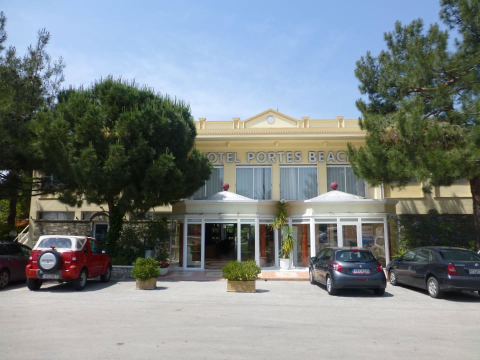 Hoteleingang Hotel Portes Beach