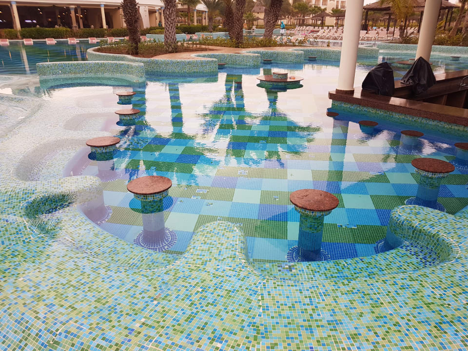 Pool Hotel Riu Karamboa