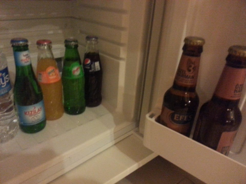 Blick in die Minibar Sherwood Exclusive Kemer