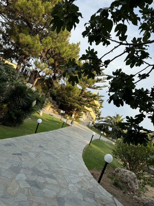 Gartenanlage Hotel Kalithea Horizon Royal