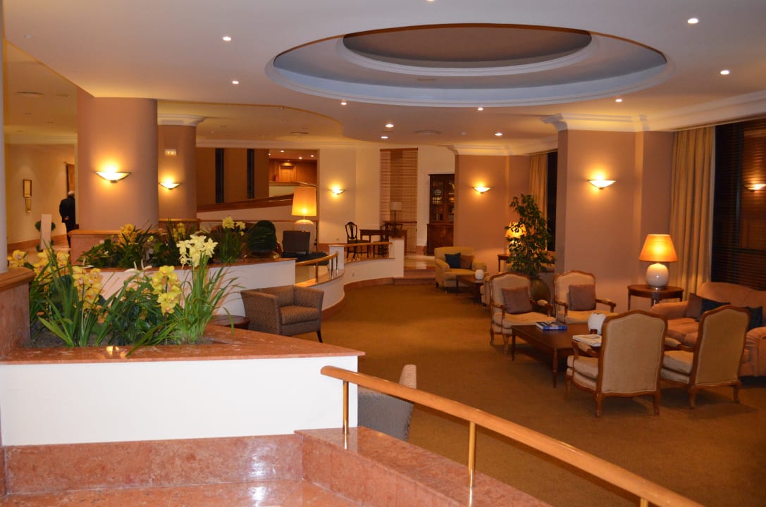 Lounge im Eingangsbereich Hotel The Cliff Bay (PortoBay)