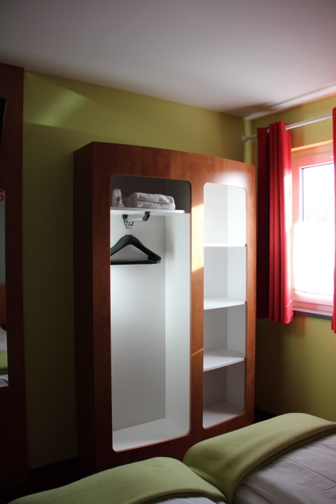 Kleiderschrank B&B Hotel Koblenz-City