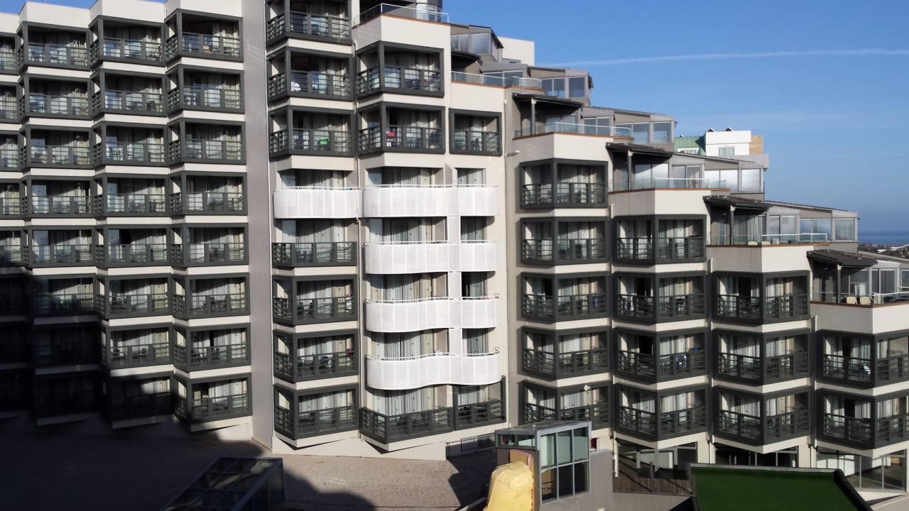 Der Block gegenüber Limak Lara Deluxe Hotel & Resort