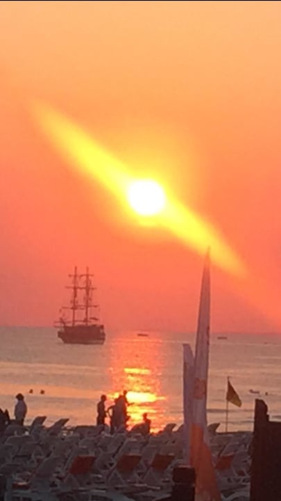 Toller Sonnenuntergang Trendy Side Beach Hotel - Adults only