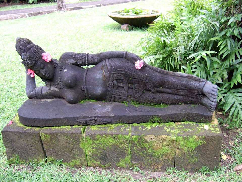 Gartendeko Puri Santrian