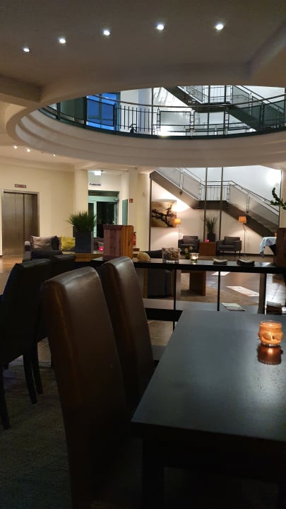 Lobby Hotel Kiel by Golden Tulip