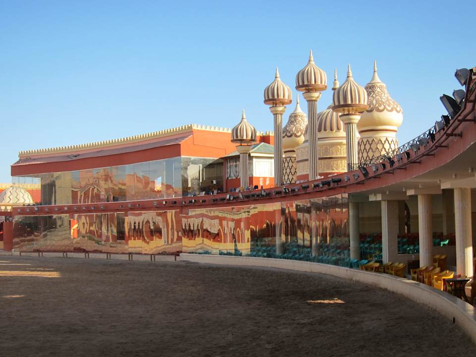Арена для представлений Pickalbatros Alf Leila Wa Leila Resort - Neverland Hurghada