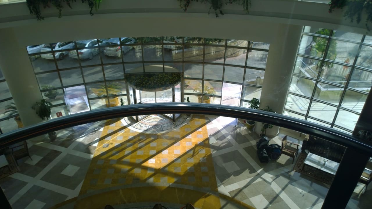 Widok z przeszklonej windy Saphir Resort & Spa