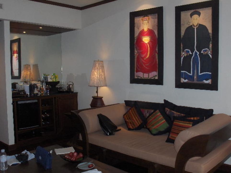 Wohnbereich mit Bar Anantara Golden Triangle Elephant Camp & Resort