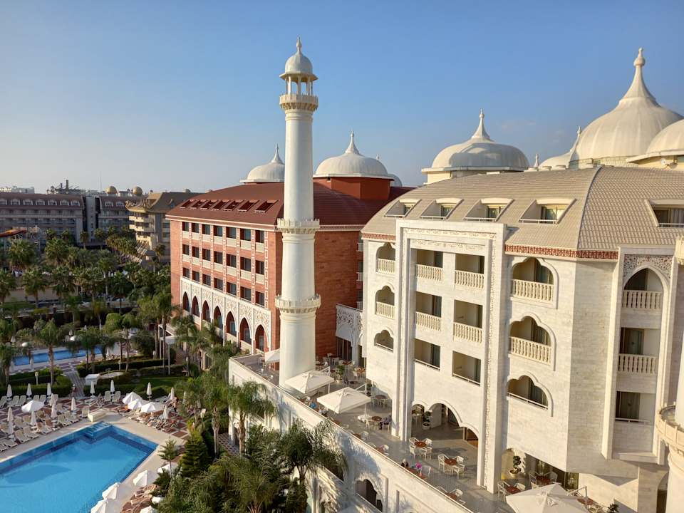 Außenansicht Royal Taj Mahal Hotel