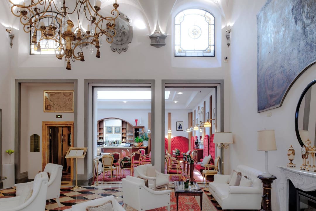 Lobby Golden Tower Hotel