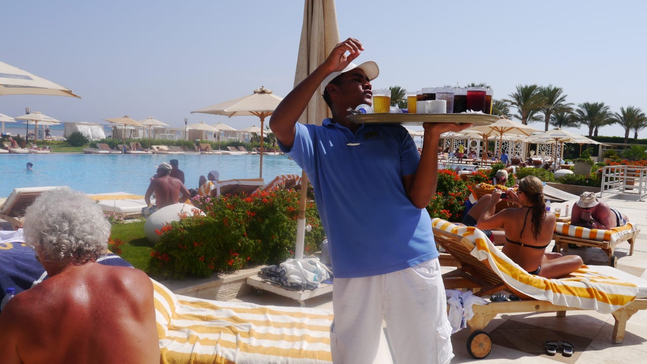 Drinks am Pool Premier Le Reve Hotel & Spa