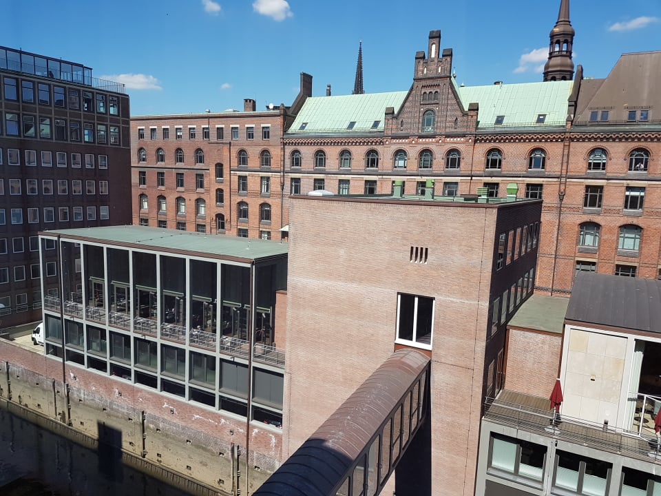 Ausblick vom Hotel AMERON Hamburg Hotel Speicherstadt