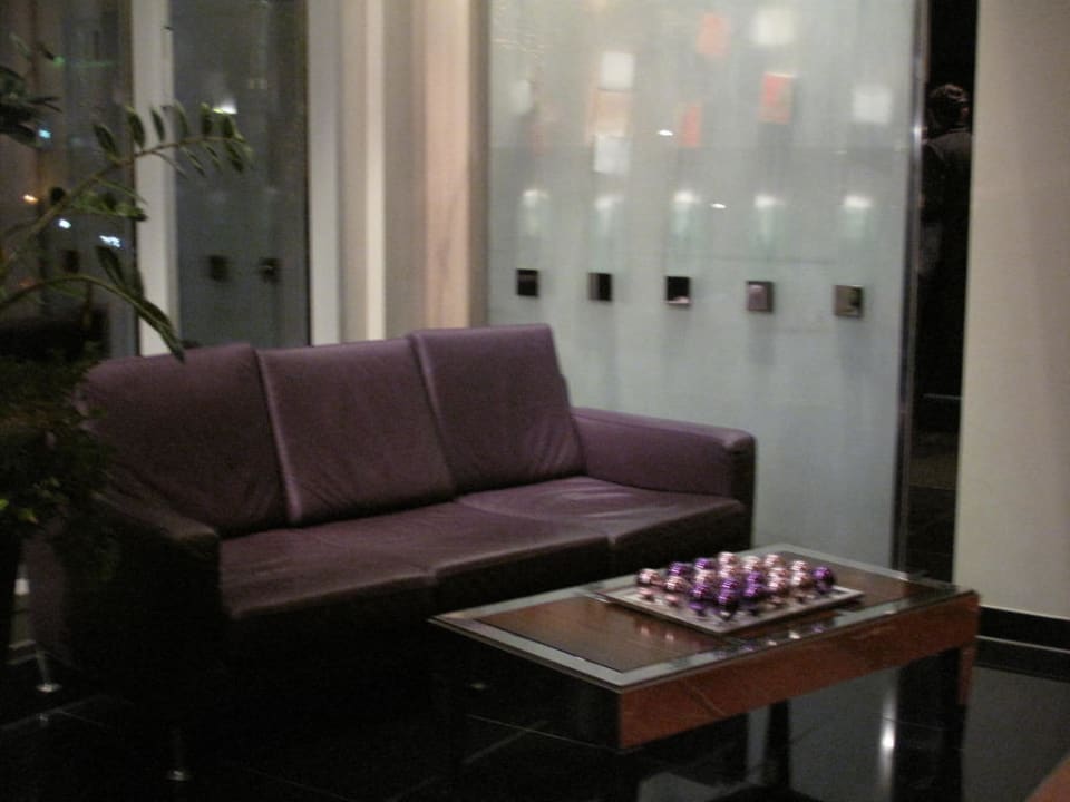 In der Lobby Hotel Le Méridien München