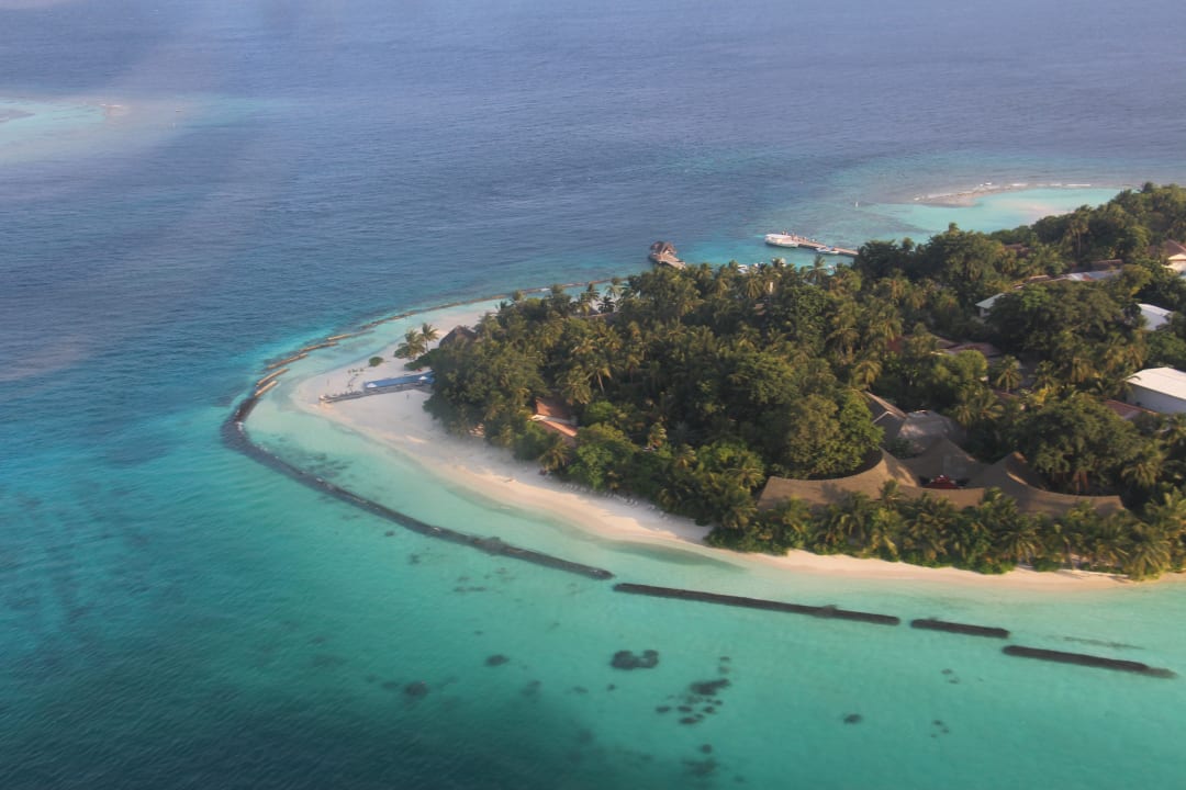 Die Insel aus der Luft Kuramathi Maldives