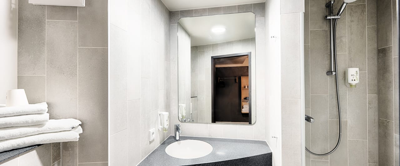 Zimmer B&B HOTEL Wiesbaden-Hbf