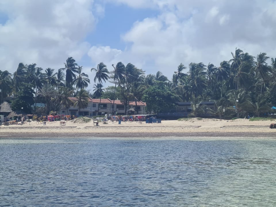 Strand Travellers Beach Hotel & Club