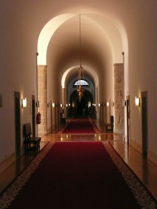 Flur zu den Zimmern Pousada Mosteiro Guimarães