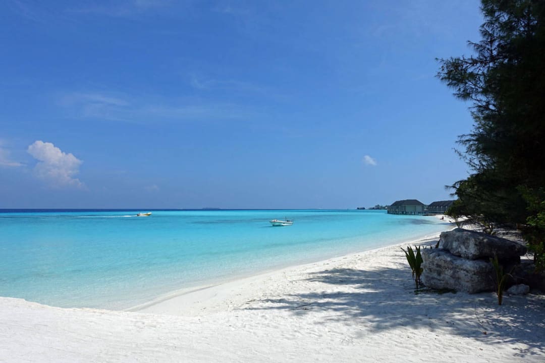 Strand an der Südostseite Summer Island Maldives