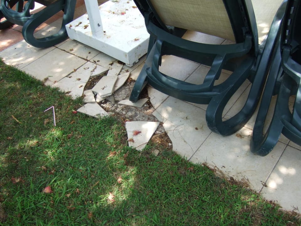 Kaputte Fliesen Royal Wings Hotel