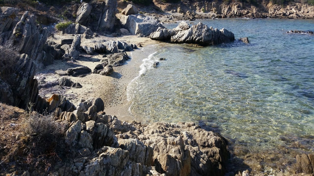 Badebucht links vom Hotelstrand VOI Colonna Village