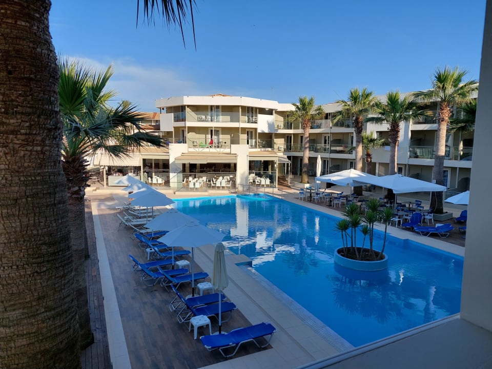 Pool Cameo Beach Resort