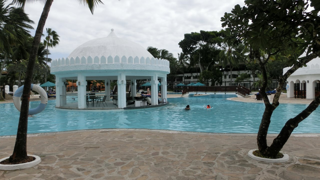 Pool Hotel Southern Palms Beach Resort