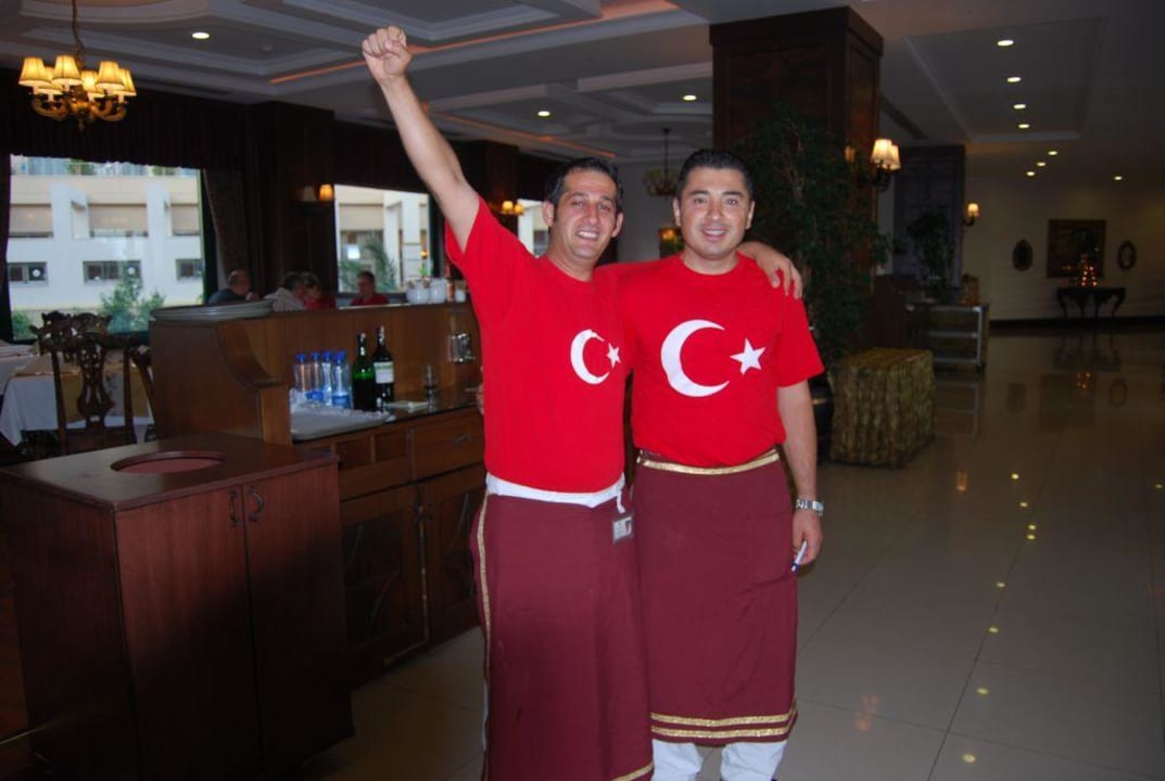 Türkische Freunde Hotel Delphin Palace