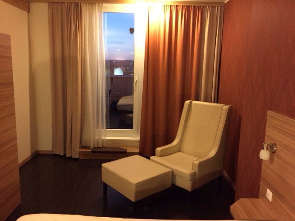 Ausblick zum Fenster Leonardo Hotel Vienna Schönbrunn