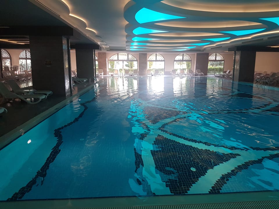 Pool Royal Holiday Palace