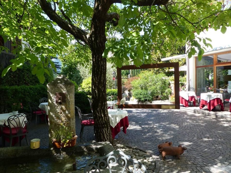 Terrasse im Eingangsbereich Hotel Ansitz Plantiz