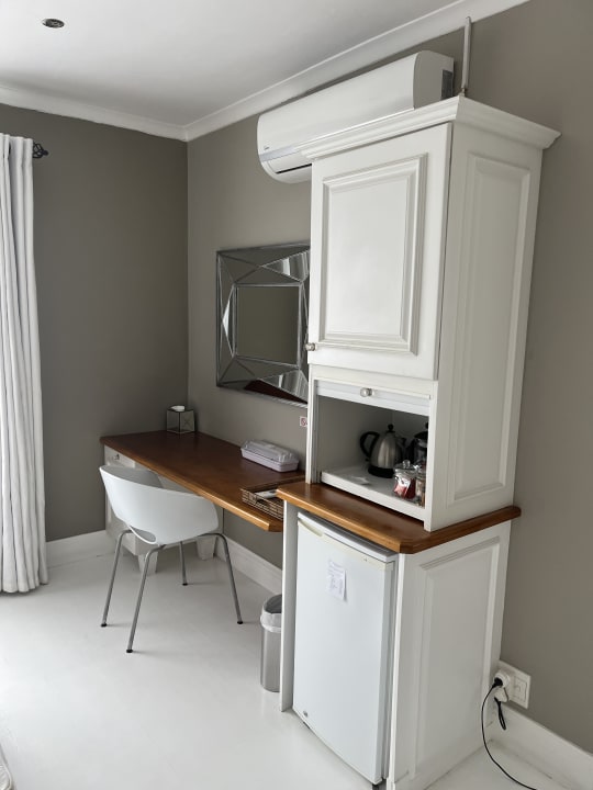 Zimmer Admiralty Beach House