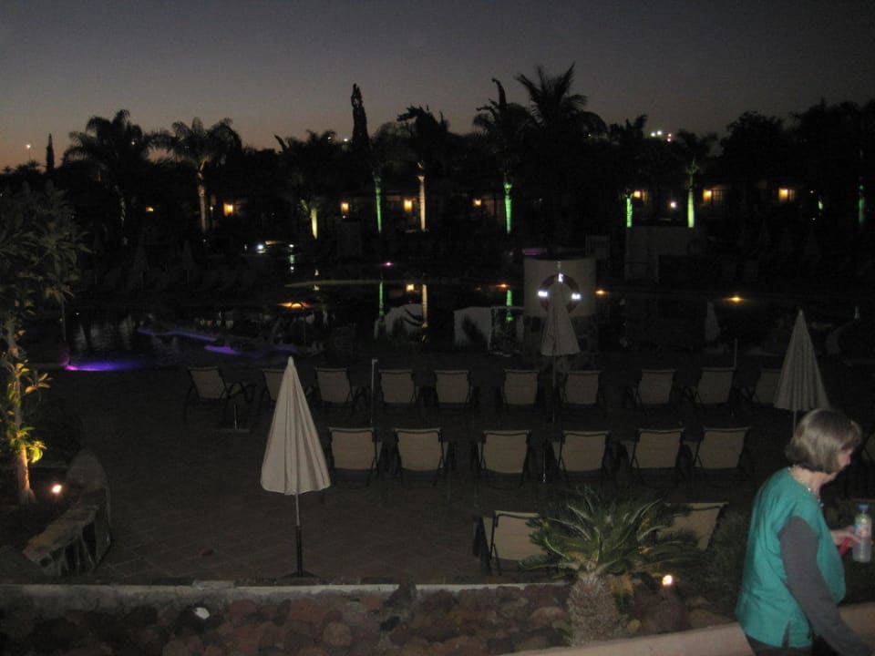 Pool bei Nacht allsun Hotel Esplendido