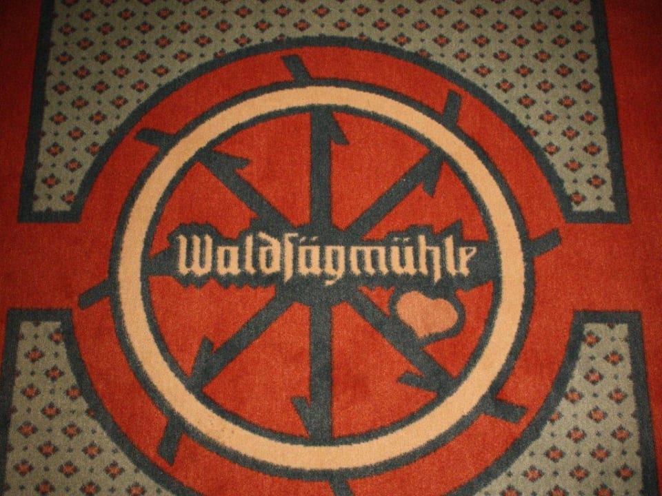 Teppich mit Hotellogo Nationalpark - Hotel Waldsägmühle