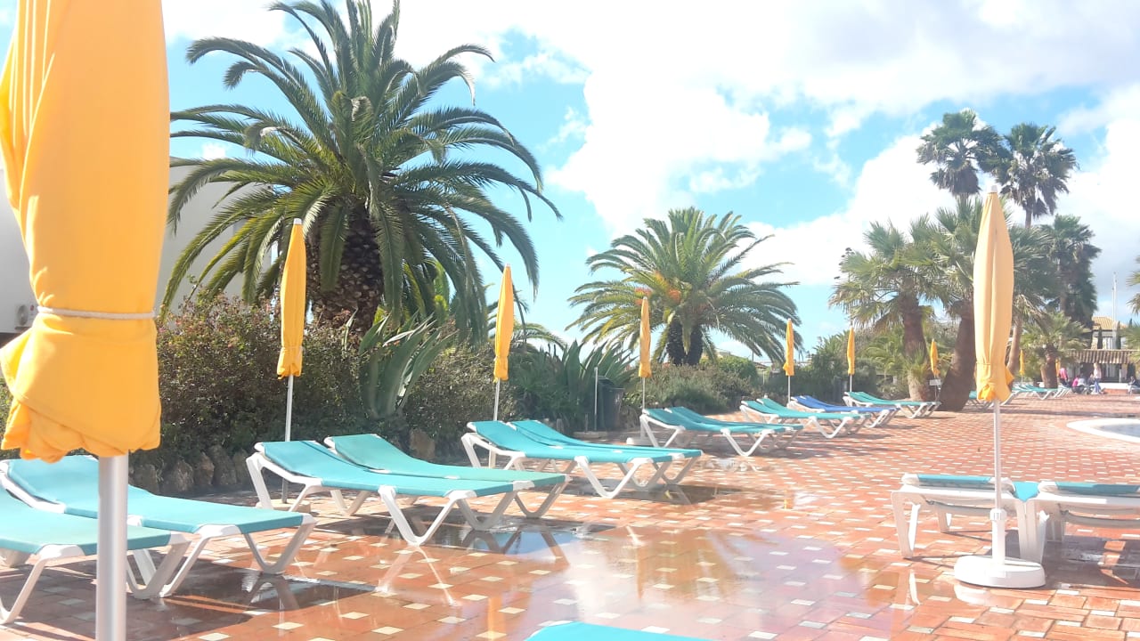 Pool Golden Club Cabanas