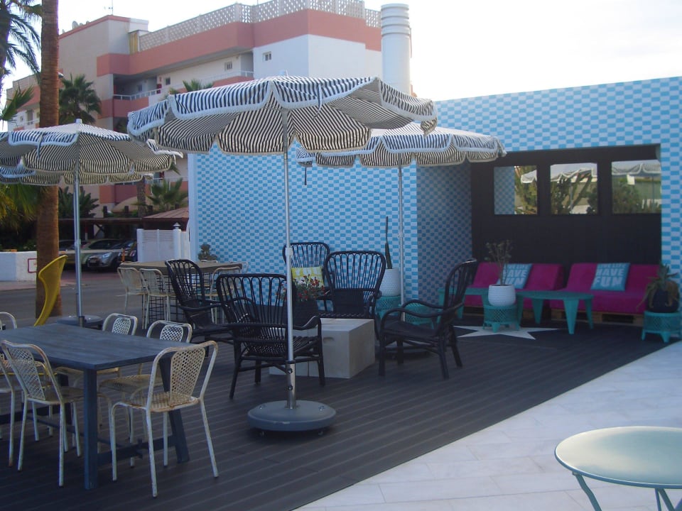 Vor dem Hotel Hotel Gold by Marina