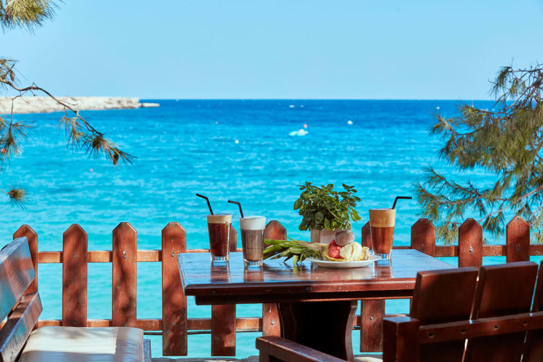 Strand Hotel Grecian Park