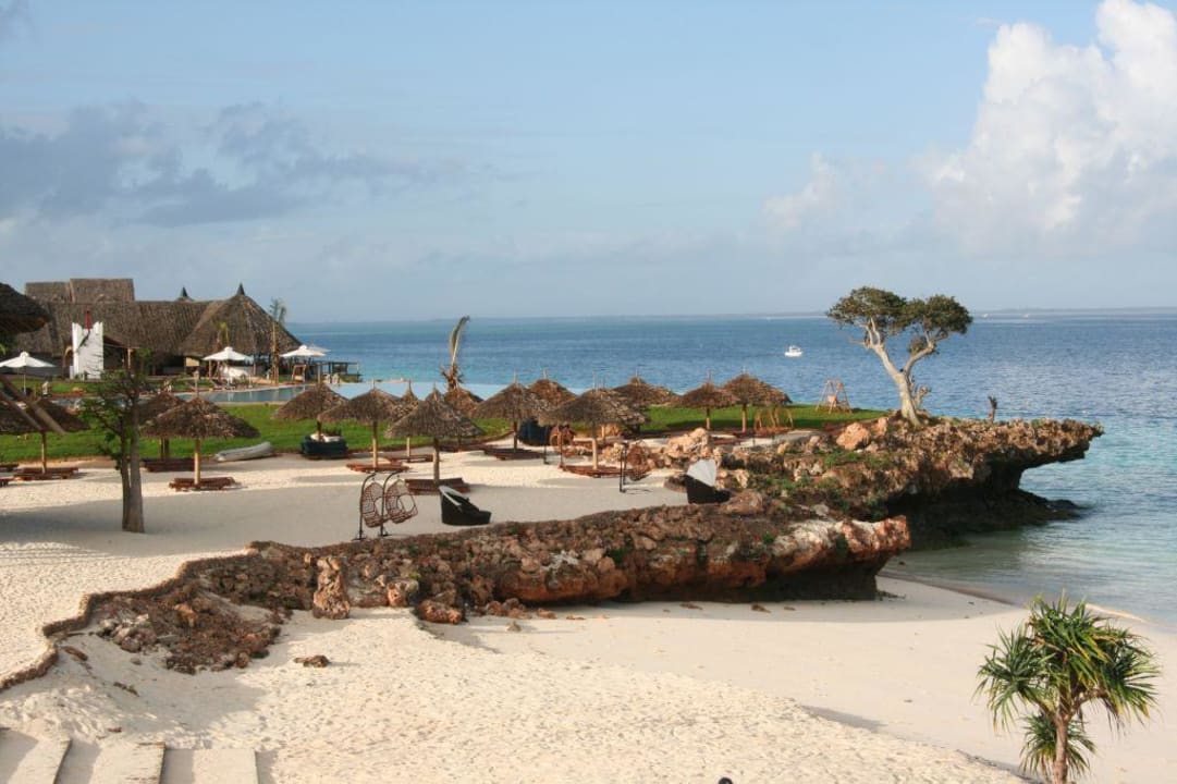 Strandpool und Strandrestaurant Royal Zanzibar Beach Resort