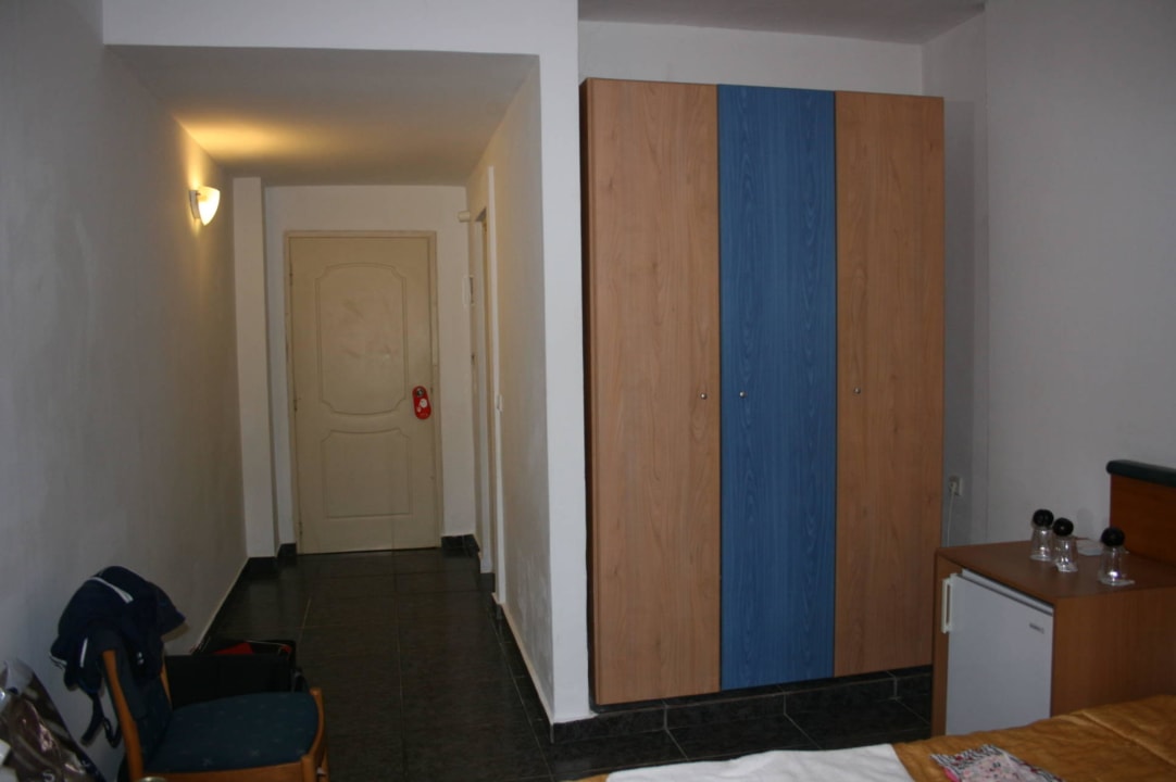 Eingang erst Bad dann Kinderzimmer dann elternzimm HARPIN Georgioupolis Resort Aquapark & SPA