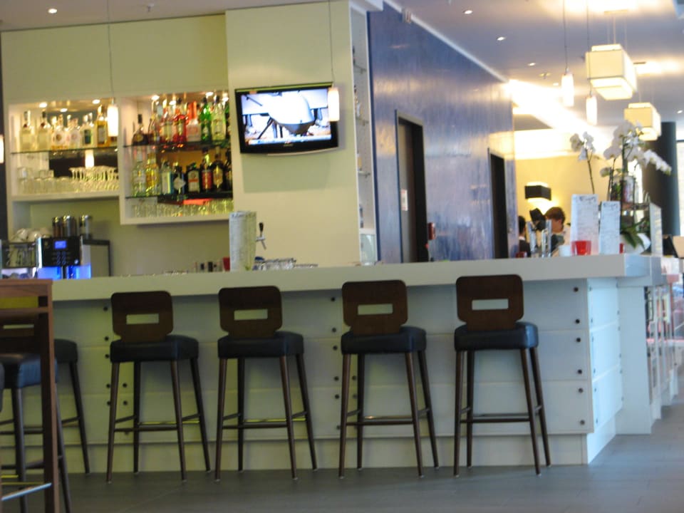 Hotelbar Hampton by Hilton Berlin City West
