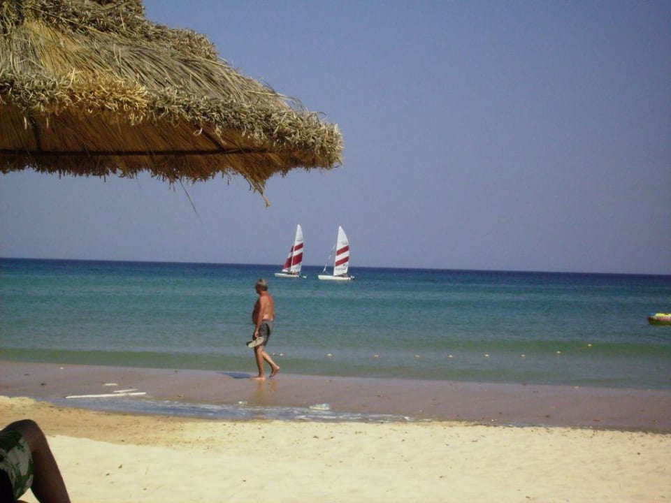 Am Strand! Hotel Royal Nozha