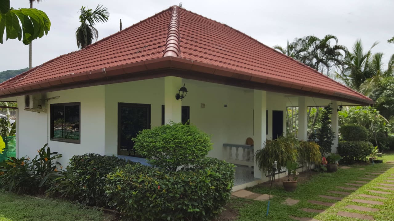 Bungalow Hotel Smilehouse & Pool