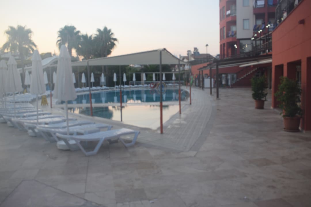 Pool Royal Atlantis Beach Hotel